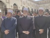 بحضور آلاف من المصلين قيادات الأزهر تشارك في وقفة احتجاجية ضد انتهاكـــات الكيان الصهيـ..ـوني ضد الشعب الفلسطيني بساحة الجامع الأزهر